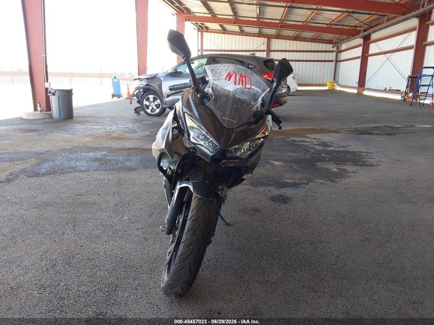 2022 Kawasaki Ninja VIN JKAEXKH16NDAE6340 IAAI salvage auction — LEFT & RIGHT, Salvage (California), sold $1,250 on 2026-07-14 (photo 5)