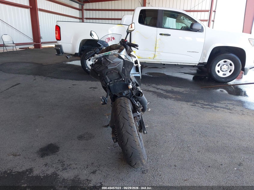 2022 Kawasaki Ninja VIN JKAEXKH16NDAE6340 IAAI salvage auction — LEFT & RIGHT, Salvage (California), sold $1,250 on 2026-07-14 (photo 6)