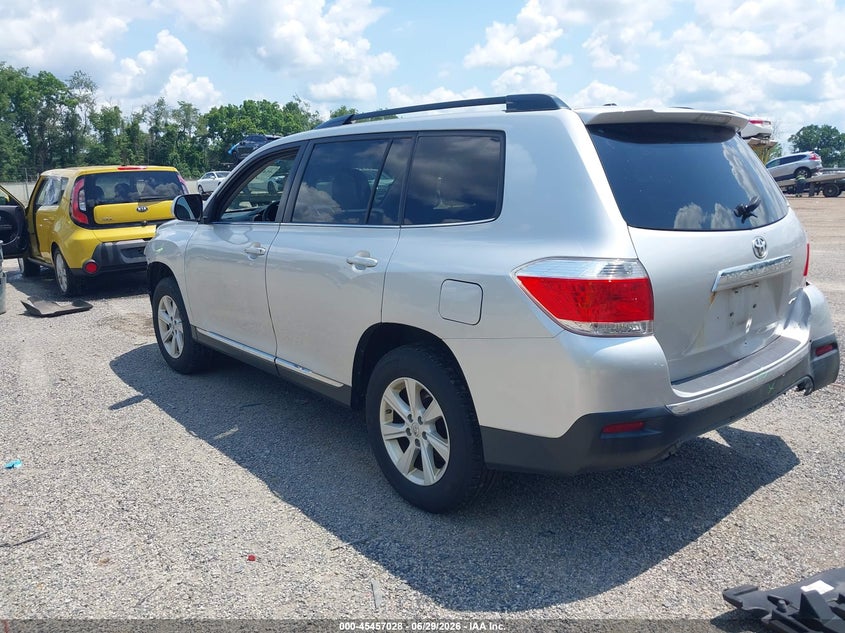 2011 Toyota Highlander VIN 5TDBK3EHXBS054960 IAAI salvage auction — FRONT END, Salvage (Ohio), sold $2,500 on 2026-07-08 (photo 3)