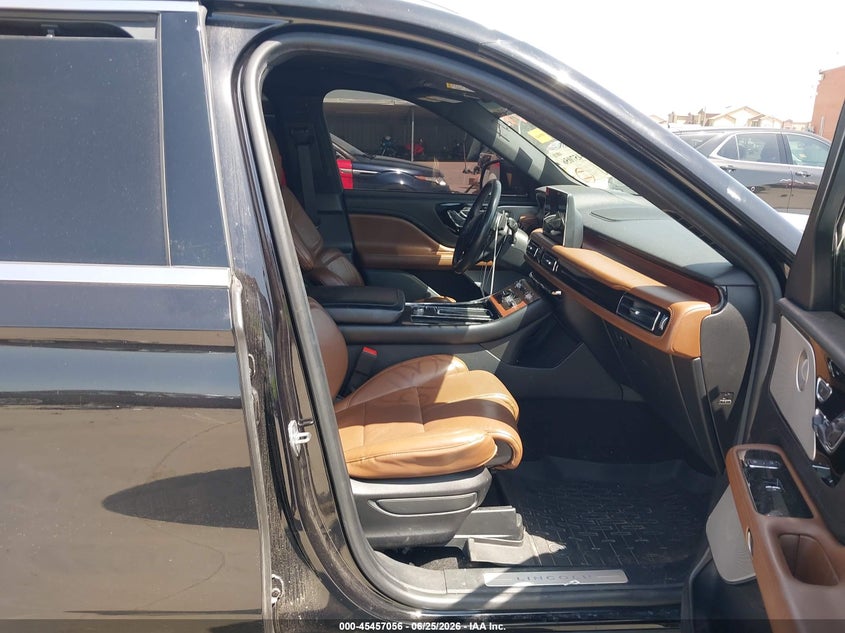 2022 Lincoln Aviator VIN 5LM5J7XC4NGL07514 IAAI salvage auction — WATER/FLOOD, Wait Title, sold $8,700 on 2026-09-07 (photo 5)
