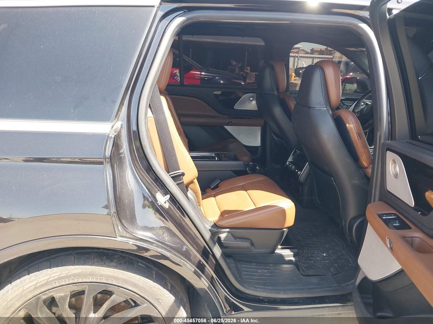 2022 Lincoln Aviator VIN 5LM5J7XC4NGL07514 IAAI salvage auction — WATER/FLOOD, Wait Title, sold $8,700 on 2026-09-07 (photo 8)