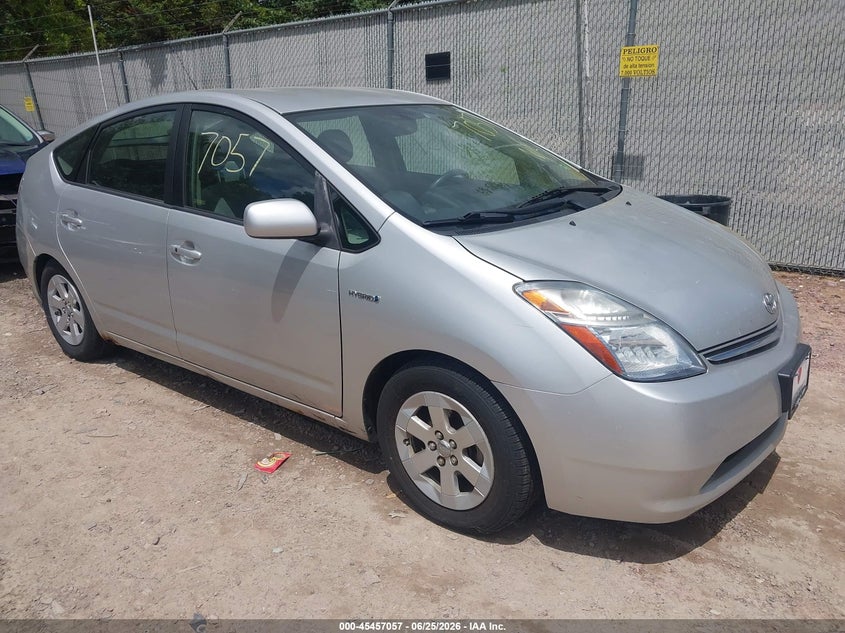 2007 Toyota Prius VIN JTDKB20U177689890 IAAI salvage auction — NORMAL WEAR, Clear-Endorsement (Wisconsin), sold $300 on 2026-07-15 (photo 1)