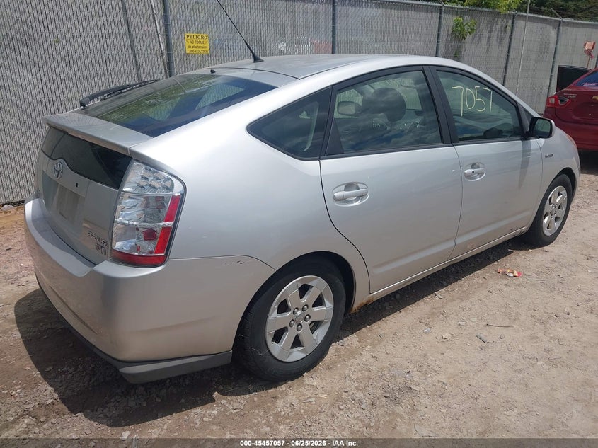 2007 Toyota Prius VIN JTDKB20U177689890 IAAI salvage auction — NORMAL WEAR, Clear-Endorsement (Wisconsin), sold $300 on 2026-07-15 (photo 4)