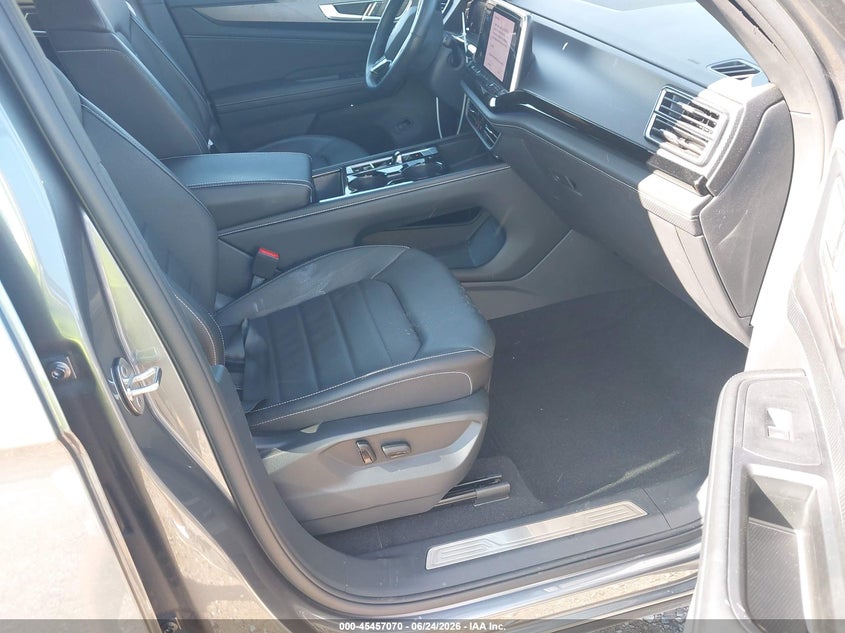 2024 Volkswagen Atlas cross sport VIN 1V2AE2CA4RC226493 IAAI salvage auction — LEFT FRONT, Salvage Title, sold $11,100 on 2026-07-19 (photo 5)