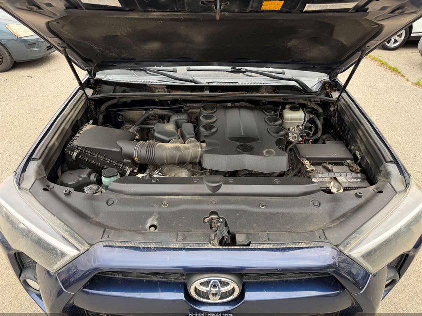 2015 Toyota 4runner VIN JTEBU5JR8F5272634 IAAI salvage auction — NORMAL WEAR, Original (Maine), sold $6,400 on 2026-07-29 (photo 9)
