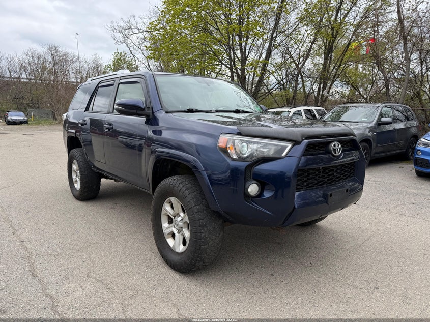 2015 Toyota 4runner VIN JTEBU5JR8F5272634 IAAI salvage auction — NORMAL WEAR, Original (Maine), sold $6,400 on 2026-07-29 (photo 1)