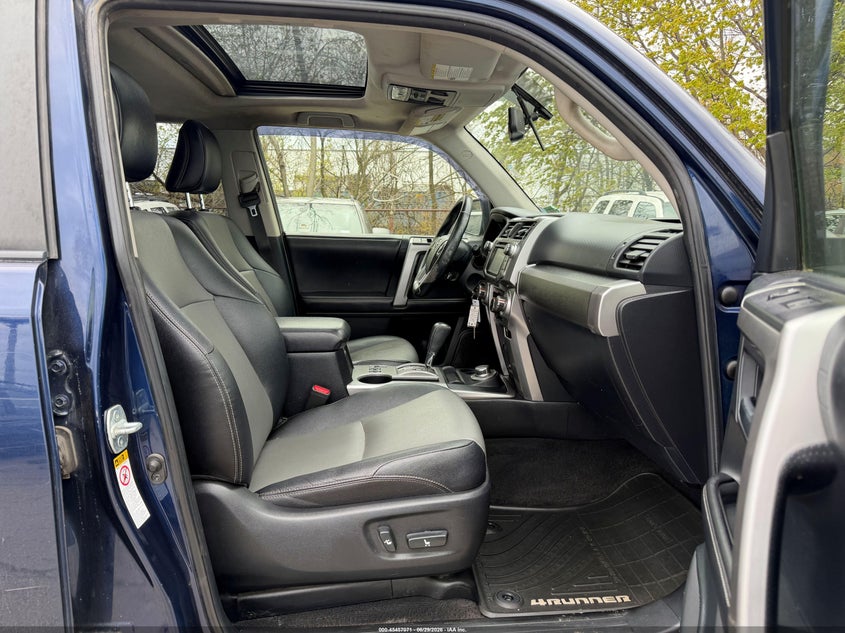 2015 Toyota 4runner VIN JTEBU5JR8F5272634 IAAI salvage auction — NORMAL WEAR, Original (Maine), sold $6,400 on 2026-07-29 (photo 7)