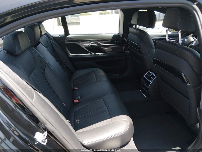 2017 BMW 7er VIN WBA7E2C39HG740745 IAAI salvage auction — FRONT & REAR, Salvage (California), sold $11,000 on 2026-08-04 (photo 8)