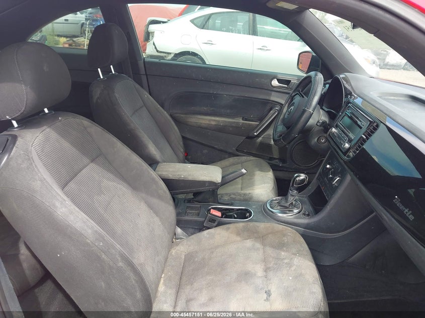 2014 Volkswagen Beetle VIN 3VWFP7AT9EM629457 IAAI salvage auction — NORMAL WEAR, Clear (Colorado), sold $550 on 2026-07-15 (photo 5)