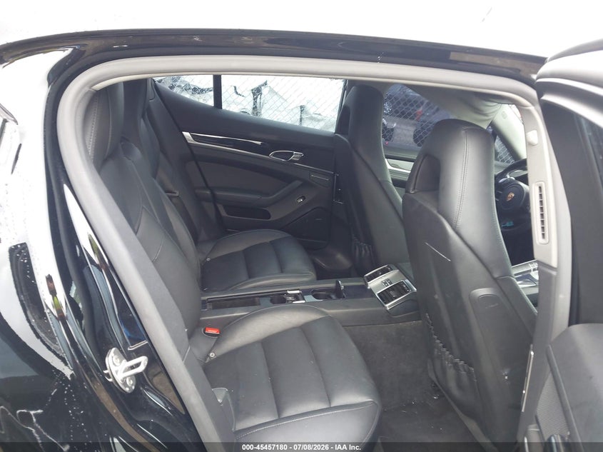 2015 Porsche Panamera VIN WP0AA2A72FL002722 IAAI salvage auction — WATER/FLOOD, Salvage Title, sold $7,000 on 2026-08-19 (photo 8)