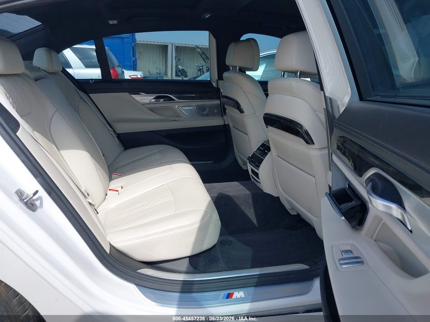 2017 BMW 7er VIN WBA7F0C50HGM21320 IAAI salvage auction — RIGHT FRONT, Salvage Title, sold $6,000 on 2026-08-19 (photo 8)