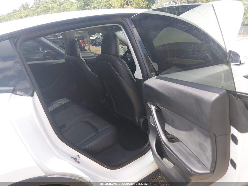 2020 Tesla Model y VIN 5YJYGDEF8LF037516 IAAI salvage auction — FRONT END, Salvage (Indiana), sold $8,450 on 2026-07-22 (photo 8)
