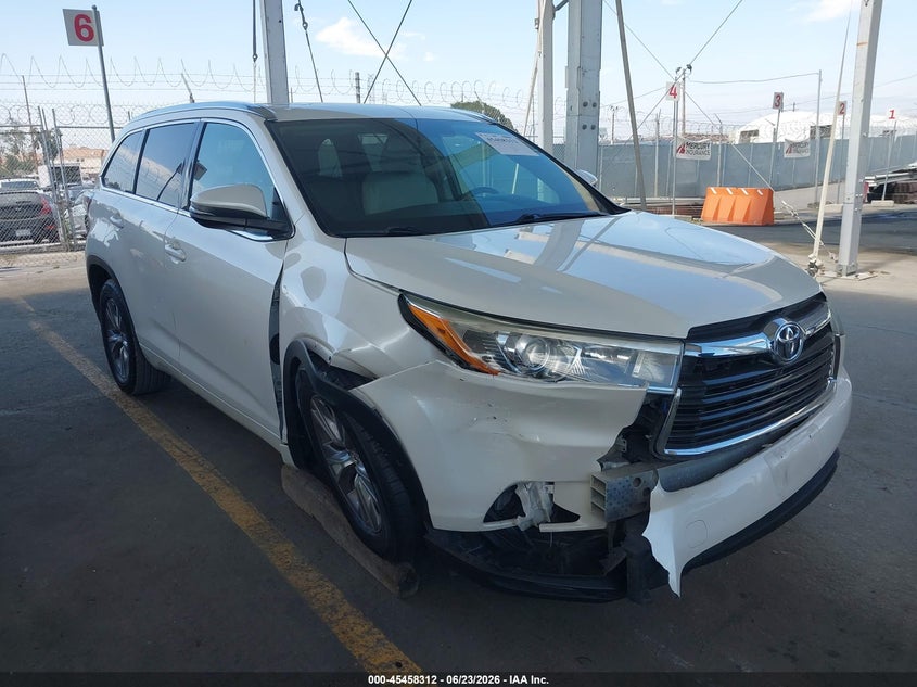 2015 Toyota Highlander VIN 5TDKKRFH7FS102051 IAAI salvage auction — RIGHT FRONT, Salvage (California), sold $5,700 on 2026-07-15 (photo 1)