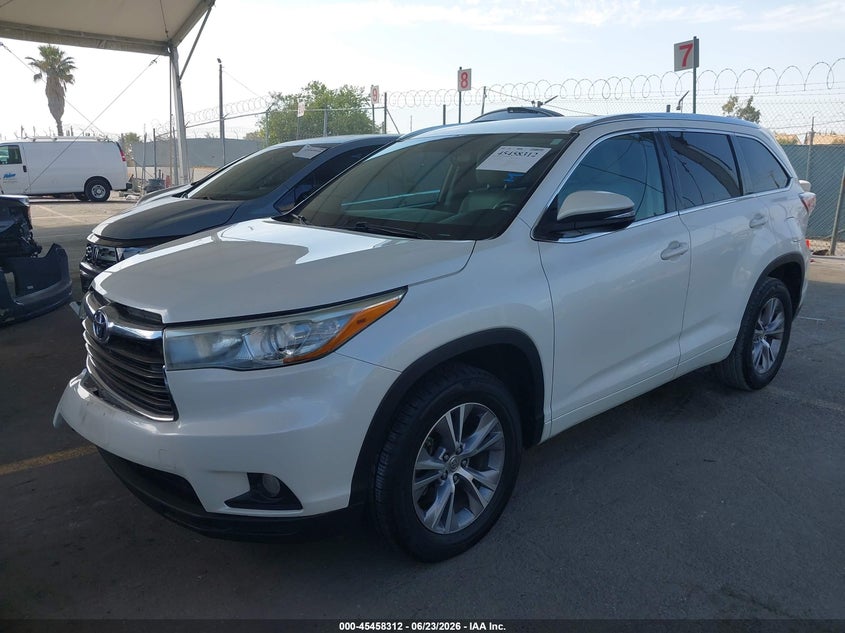 2015 Toyota Highlander VIN 5TDKKRFH7FS102051 IAAI salvage auction — RIGHT FRONT, Salvage (California), sold $5,700 on 2026-07-15 (photo 2)