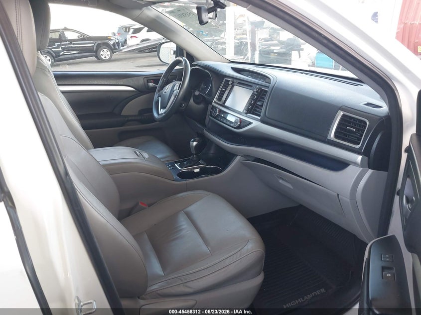 2015 Toyota Highlander VIN 5TDKKRFH7FS102051 IAAI salvage auction — RIGHT FRONT, Salvage (California), sold $5,700 on 2026-07-15 (photo 5)