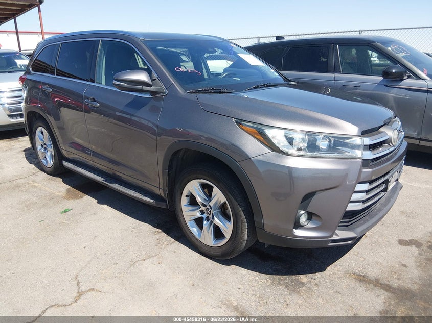 2019 Toyota Highlander VIN 5TDYZRFH7KS302217 — IAAI salvage auction photo
