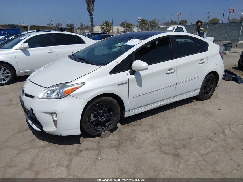 2015 Toyota Prius VIN JTDKN3DU0F1902711 IAAI salvage auction — RIGHT SIDE, Salvage (California), sold $2,800 on 2026-07-29 (photo 2)