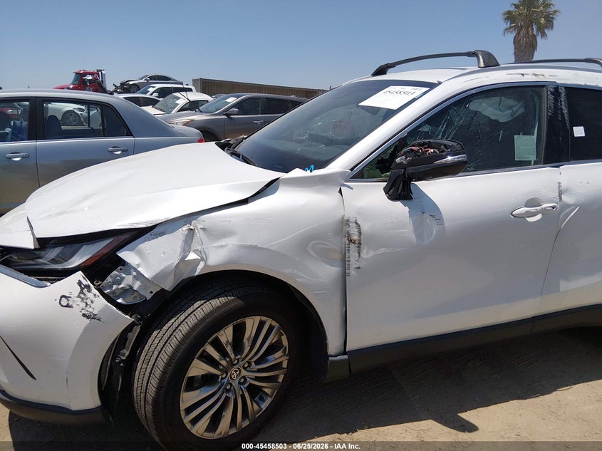 2024 Toyota Venza VIN JTEAAAAH1RJ171256 IAAI salvage auction — ROLLOVER, Salvage (California), sold $7,000 on 2026-07-29 (photo 6)