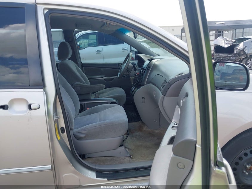2009 Toyota Sienna VIN 5TDZK23CX9S240962 IAAI salvage auction — LEFT REAR, Salvage (Texas), sold $1,950 on 2026-07-09 (photo 5)