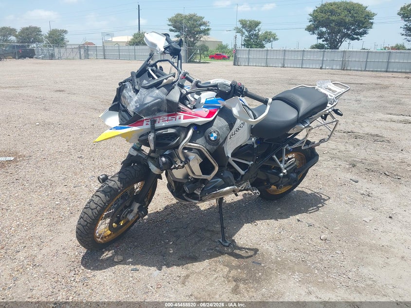 2021 BMW R 1250 VIN WB10M130XM6E49162 IAAI salvage auction — ALL OVER, Original (Texas), sold $9,100 on 2026-08-12 (photo 2)