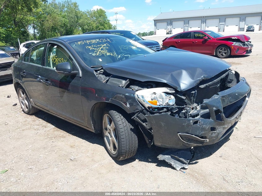 2012 Volvo S60 VIN YV1622FSXC2039772 IAAI salvage auction — FRONT END, Clear (Indiana), sold $25 on 2026-07-22 (photo 1)