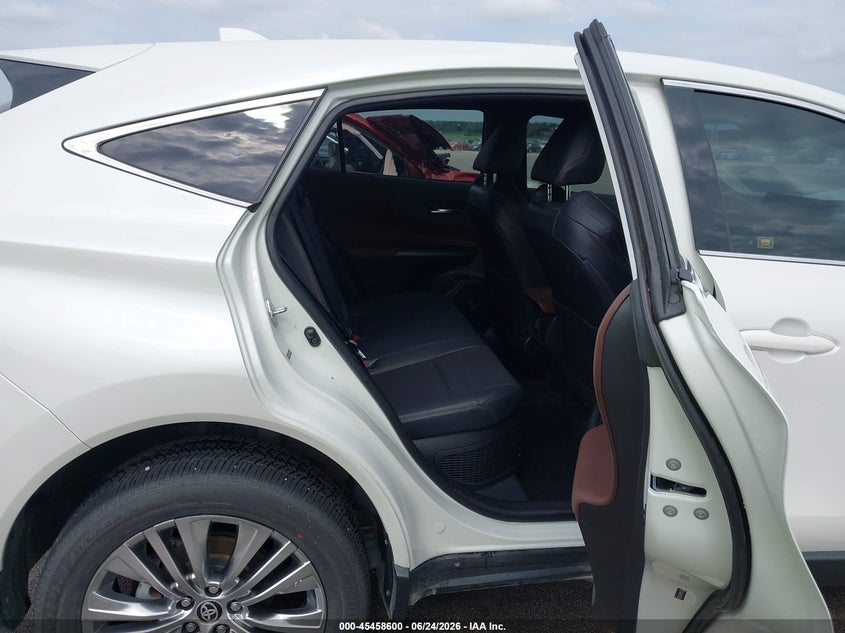 2021 Toyota Venza VIN JTEAAAAH8MJ024280 IAAI salvage auction — FRONT END, Salvage Title, sold $12,600 on 2026-07-30 (photo 8)