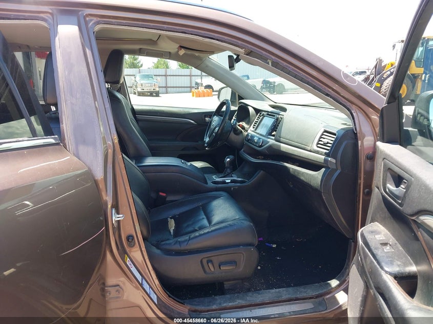 2017 Toyota Highlander VIN 5TDDGRFH1HS030180 IAAI salvage auction — REAR END, Salvage (Colorado), sold $5,700 on 2026-08-07 (photo 5)