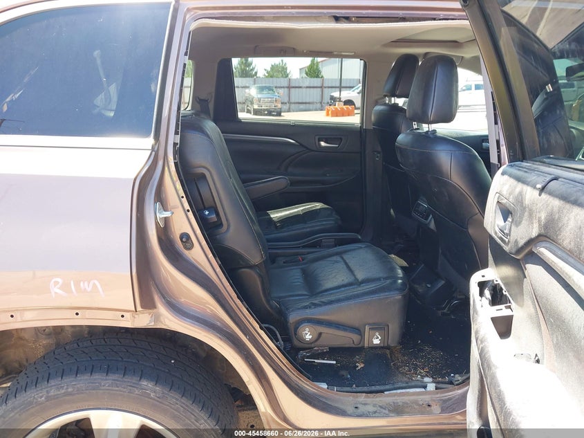 2017 Toyota Highlander VIN 5TDDGRFH1HS030180 IAAI salvage auction — REAR END, Salvage (Colorado), sold $5,700 on 2026-08-07 (photo 8)