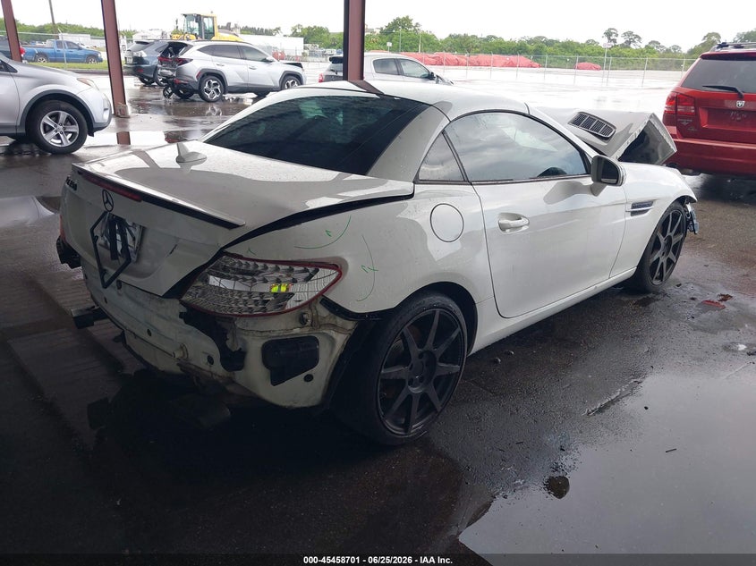 2014 Mercedes-benz Slk-klasse VIN WDDPK5HAXEF075950 IAAI salvage auction — FRONT & REAR, Certificate Of Destruction (Florida), sold $850 on 2026-07-23 (photo 4)