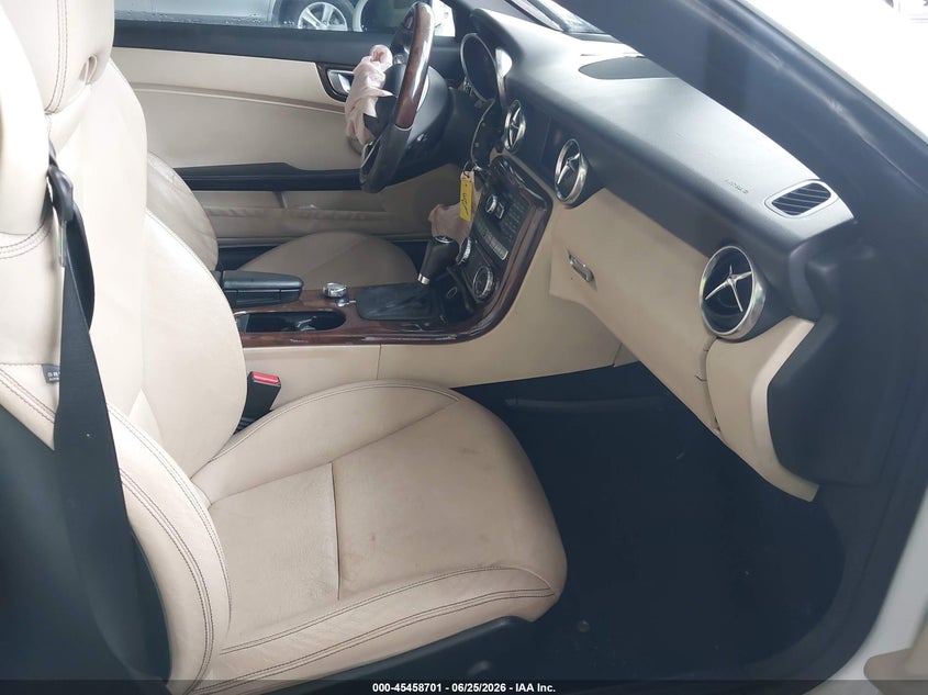 2014 Mercedes-benz Slk-klasse VIN WDDPK5HAXEF075950 IAAI salvage auction — FRONT & REAR, Certificate Of Destruction (Florida), sold $850 on 2026-07-23 (photo 5)
