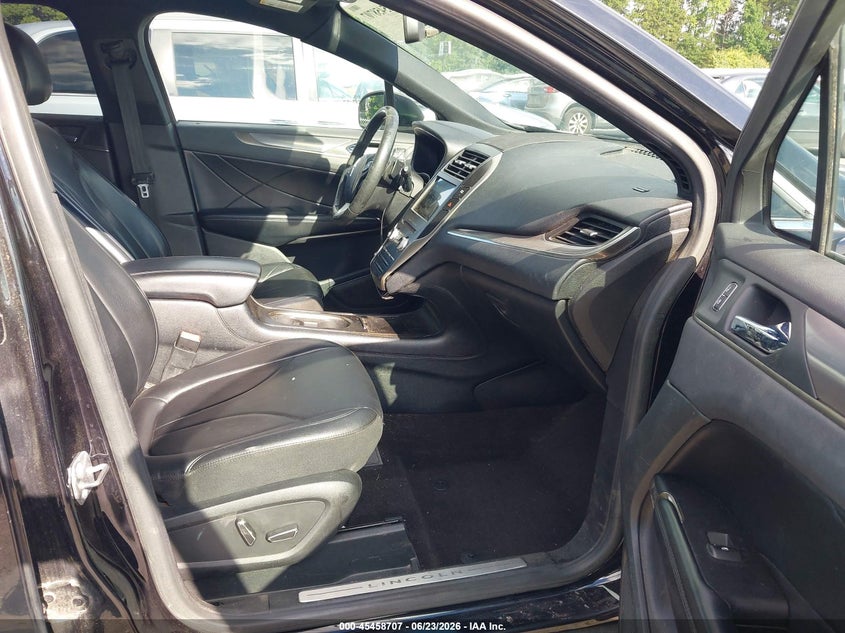 2019 Lincoln Mkc VIN 5LMCJ1D98KUL07008 IAAI salvage auction — SIDE, Clear (Alabama), sold $2,900 on 2026-07-17 (photo 5)