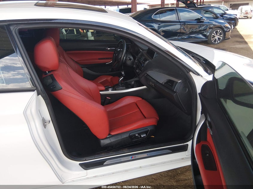 2016 BMW M2 VIN WBA1J7C5XGV359822 IAAI salvage auction — RIGHT SIDE, Salvage Title, sold $8,000 on 2026-08-11 (photo 5)