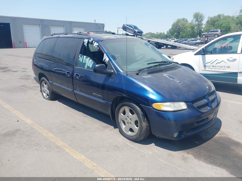 2000 Dodge Grand caravan VIN 1B4GP44G7YB774946 IAAI salvage auction — FRONT & REAR, Clear (Utah), sold $275 on 2026-07-09 (photo 1)