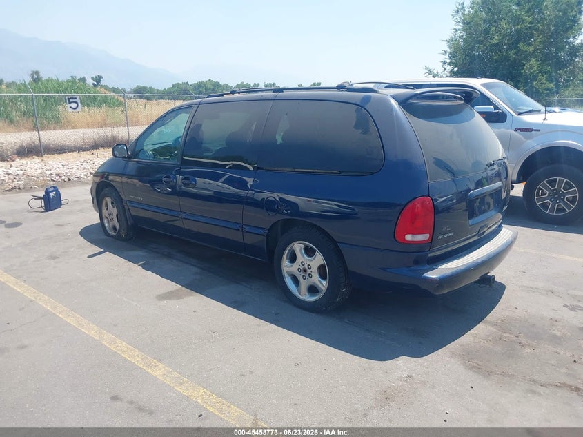 2000 Dodge Grand caravan VIN 1B4GP44G7YB774946 IAAI salvage auction — FRONT & REAR, Clear (Utah), sold $275 on 2026-07-09 (photo 3)