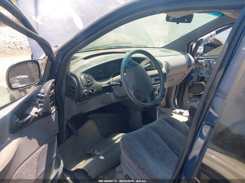 2000 Dodge Grand caravan VIN 1B4GP44G7YB774946 IAAI salvage auction — FRONT & REAR, Clear (Utah), sold $275 on 2026-07-09 (photo 5)