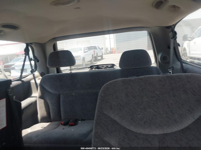 2000 Dodge Grand caravan VIN 1B4GP44G7YB774946 IAAI salvage auction — FRONT & REAR, Clear (Utah), sold $275 on 2026-07-09 (photo 8)