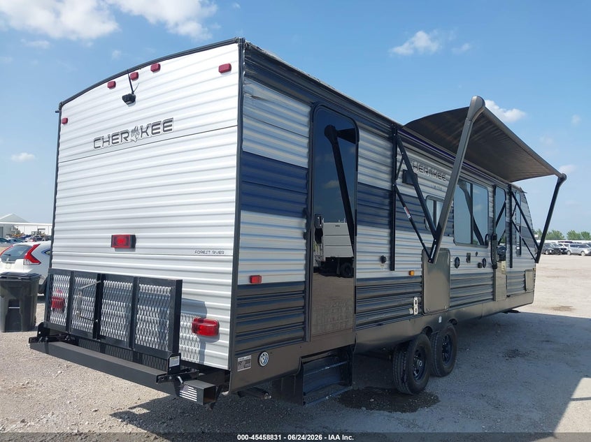 2022 Forest river Cherokee VIN 4X4TCKC25NX158727 IAAI salvage auction — HAIL, Original (Texas), sold $10,300 on 2026-08-19 (photo 4)