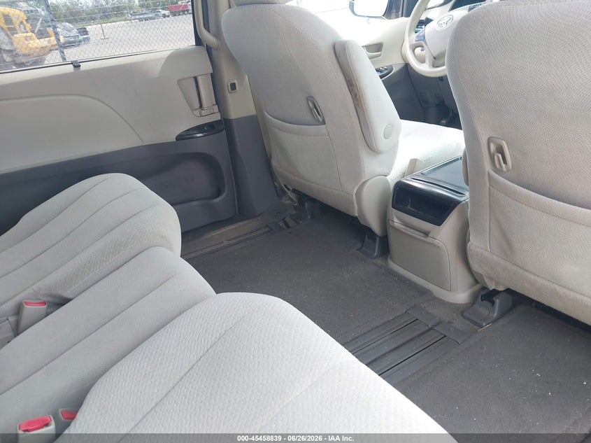 2011 Toyota Sienna VIN 5TDKK3DC2BS148871 IAAI salvage auction — NORMAL WEAR, Clear (Louisiana), sold $1,200 on 2026-07-20 (photo 8)