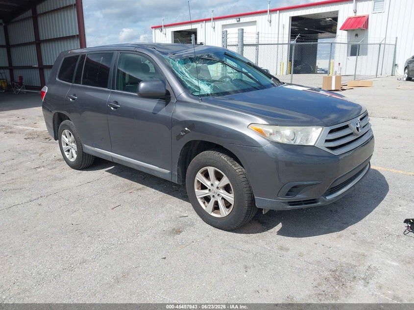 2011 Toyota Highlander VIN 5TDBK3EH4BS071138 IAAI salvage auction — ROOF, Salvage (Missouri), sold $2,000 on 2026-08-01 (photo 1)