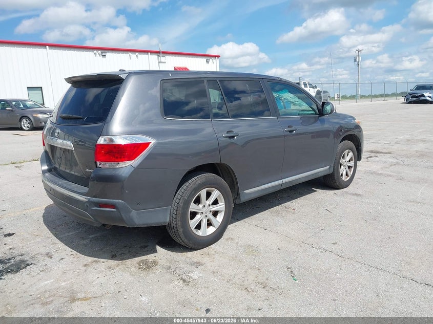 2011 Toyota Highlander VIN 5TDBK3EH4BS071138 IAAI salvage auction — ROOF, Salvage (Missouri), sold $2,000 on 2026-08-01 (photo 4)