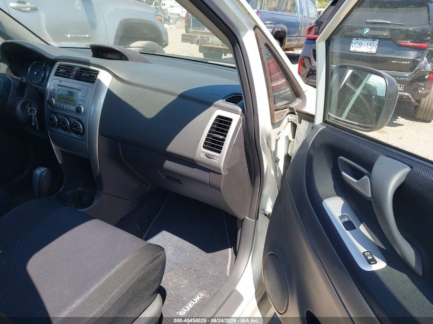 2007 Suzuki Aerio VIN JS2RA62S075353783 IAAI salvage auction — NORMAL WEAR, Clear (Washington), sold $475 on 2026-07-08 (photo 5)