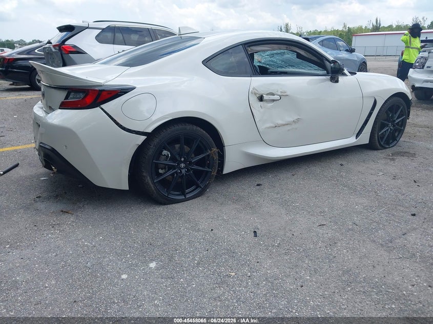 2024 Toyota Gr 86 VIN JF1ZNBE15R8760385 IAAI salvage auction — ALL OVER, Salvage Title, sold $4,000 on 2026-07-29 (photo 4)