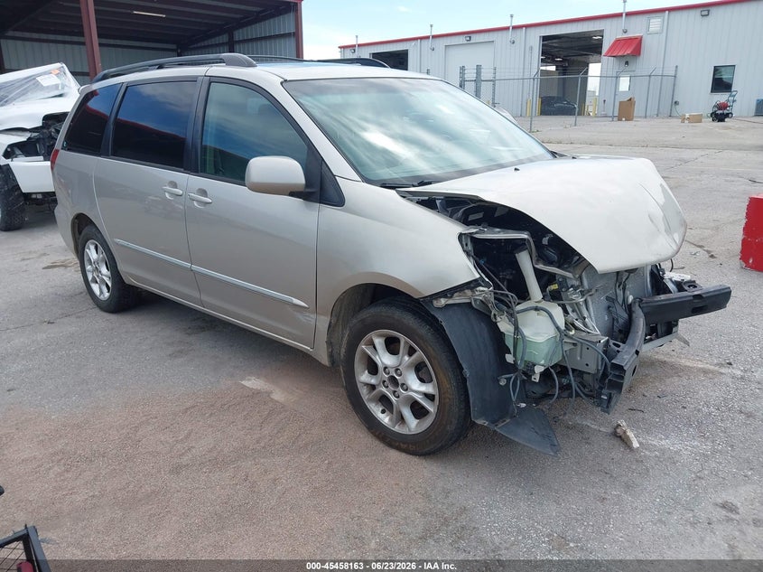 2005 Toyota Sienna VIN 5TDBA22C05S043668 IAAI salvage auction — FRONT END, Salvage (Missouri), sold $575 on 2026-07-23 (photo 1)