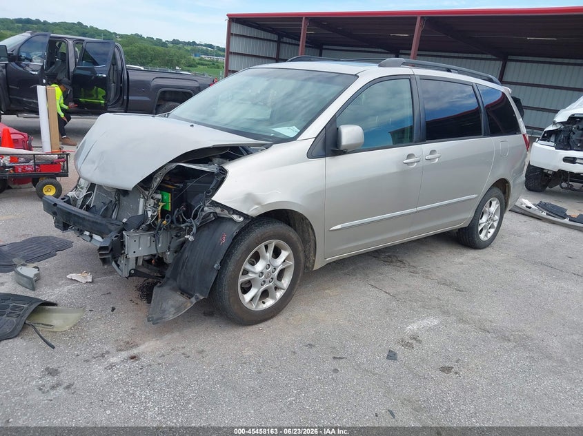 2005 Toyota Sienna VIN 5TDBA22C05S043668 IAAI salvage auction — FRONT END, Salvage (Missouri), sold $575 on 2026-07-23 (photo 2)