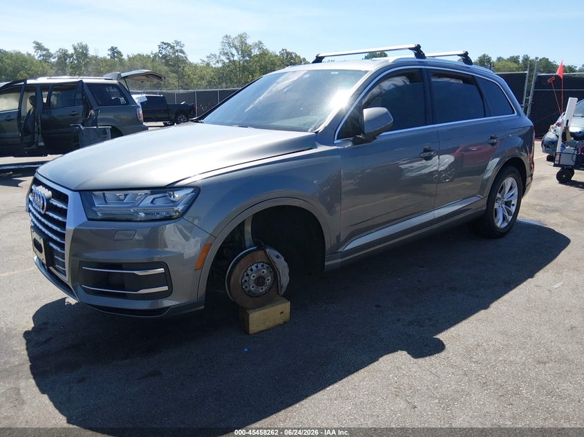 2017 Audi Q7 VIN WA1LAAF77HD050168 IAAI salvage auction — RIGHT SIDE, Salvage Title, sold $2,550 on 2026-07-29 (photo 2)