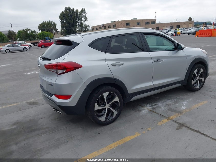 2017 Hyundai Tucson VIN KM8J33A2XHU468010 IAAI salvage auction — NORMAL WEAR, Clear - Dealer Only (California), sold $2,325 on 2026-07-20 (photo 4)