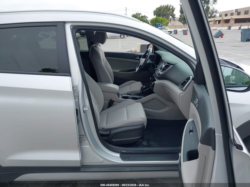 2017 Hyundai Tucson VIN KM8J33A2XHU468010 IAAI salvage auction — NORMAL WEAR, Clear - Dealer Only (California), sold $2,325 on 2026-07-20 (photo 5)