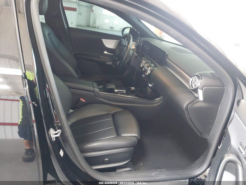 2021 Mercedes-benz A-klasse VIN W1K3G4EB9MJ301186 IAAI salvage auction — UNDERCARRIAGE, Salvage Title, sold $8,000 on 2026-07-29 (photo 5)