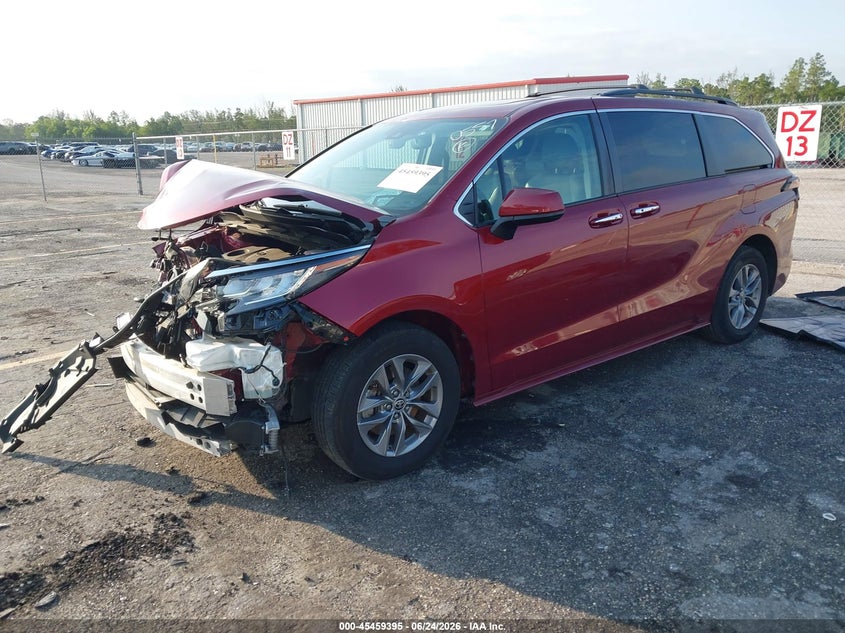 2022 Toyota Sienna VIN 5TDYRKEC5NS100557 IAAI salvage auction — FRONT END, Salvage Title, sold $11,600 on 2026-07-29 (photo 2)