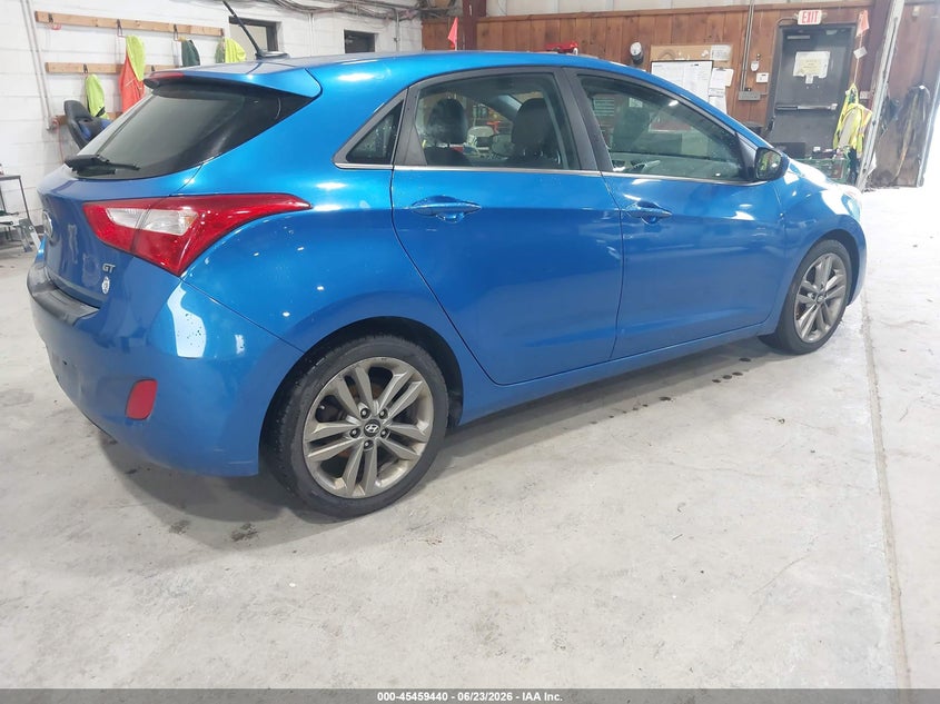 2017 Hyundai Elantra VIN KMHD35LH5HU360212 IAAI salvage auction — NORMAL WEAR, Clear (New York), sold $600 on 2026-07-08 (photo 4)